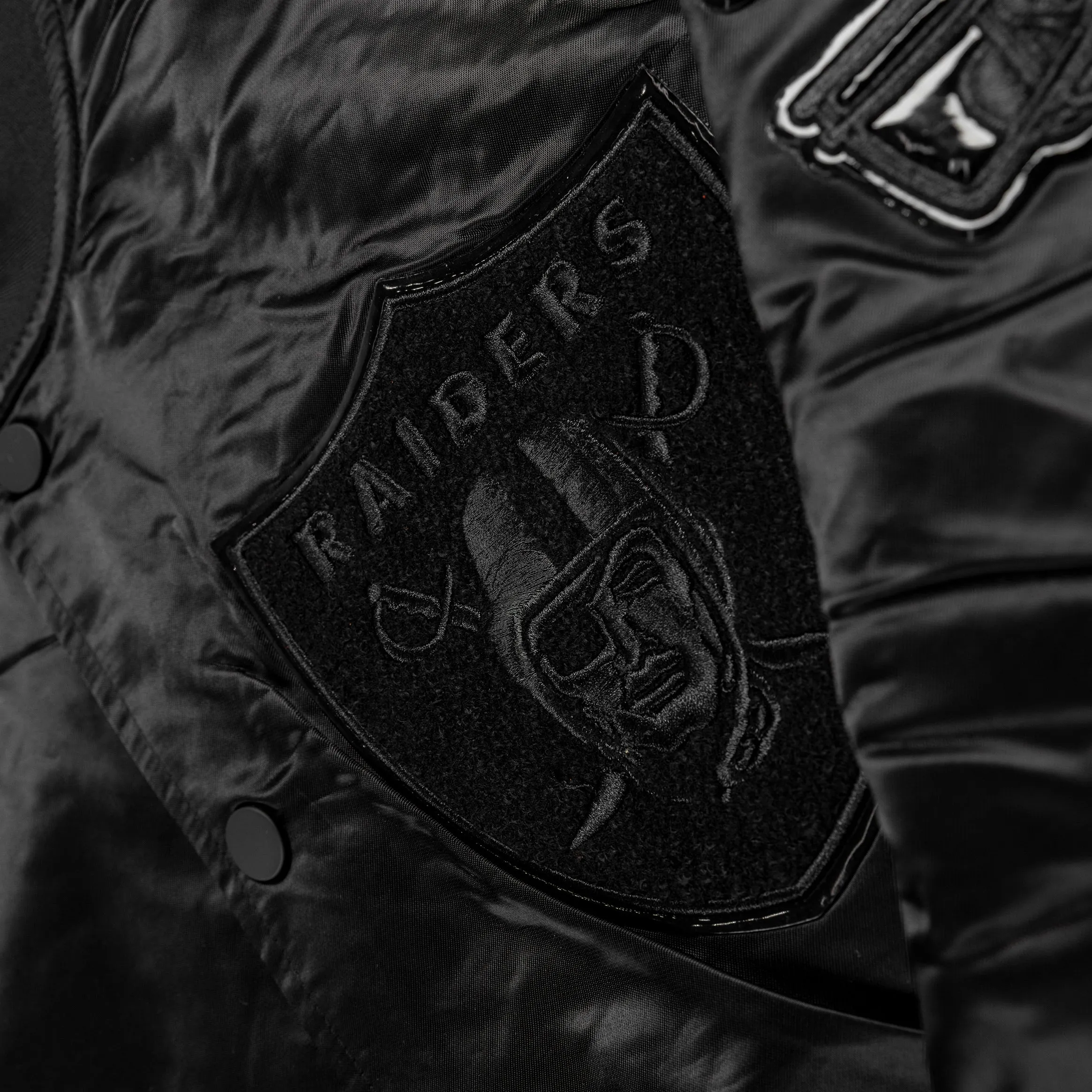 Las Vegas Raiders Triple Black Satin Mens Jacket (Black)